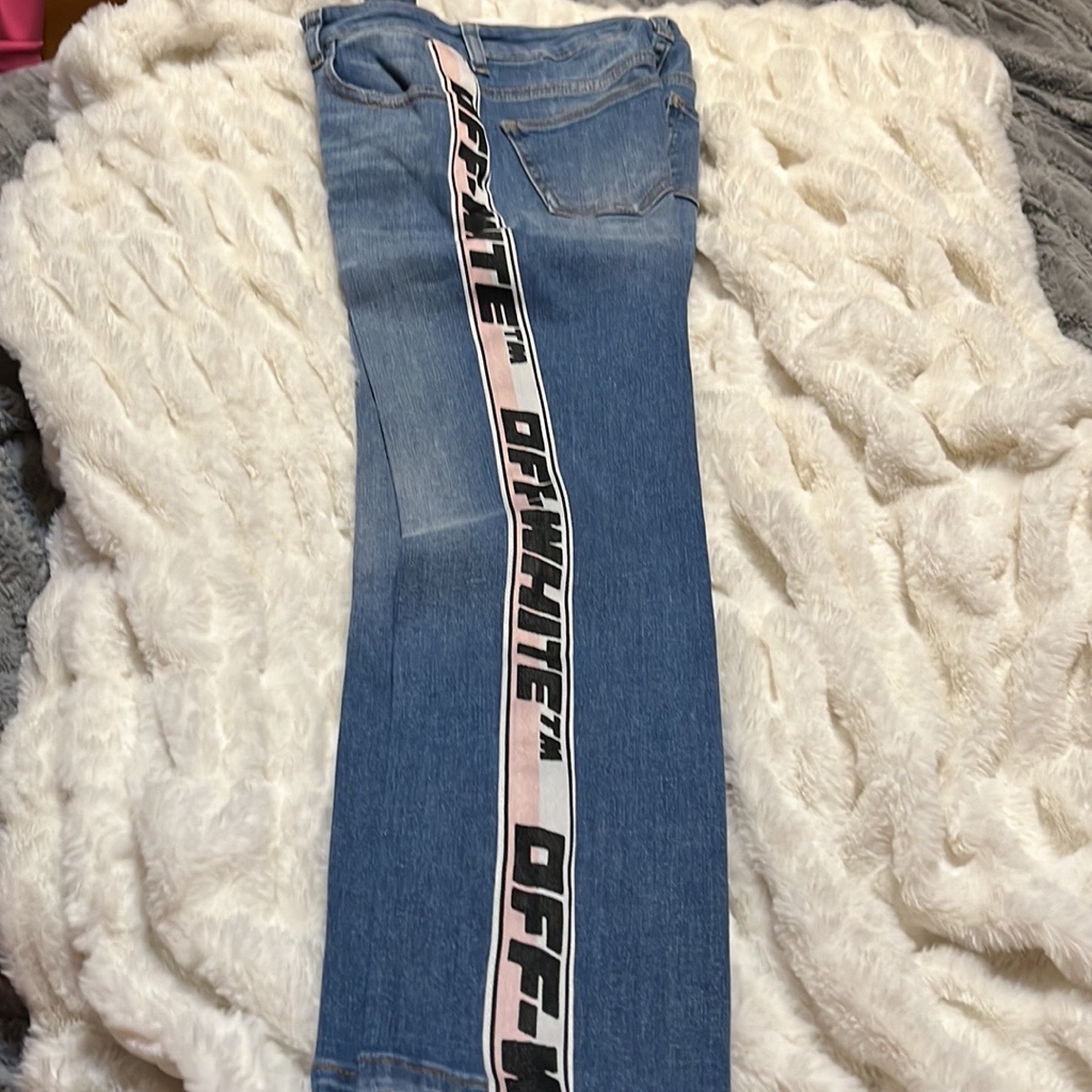 Off-White Apparel